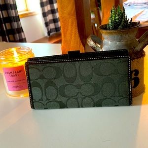 👜COACH👜 checkbook case